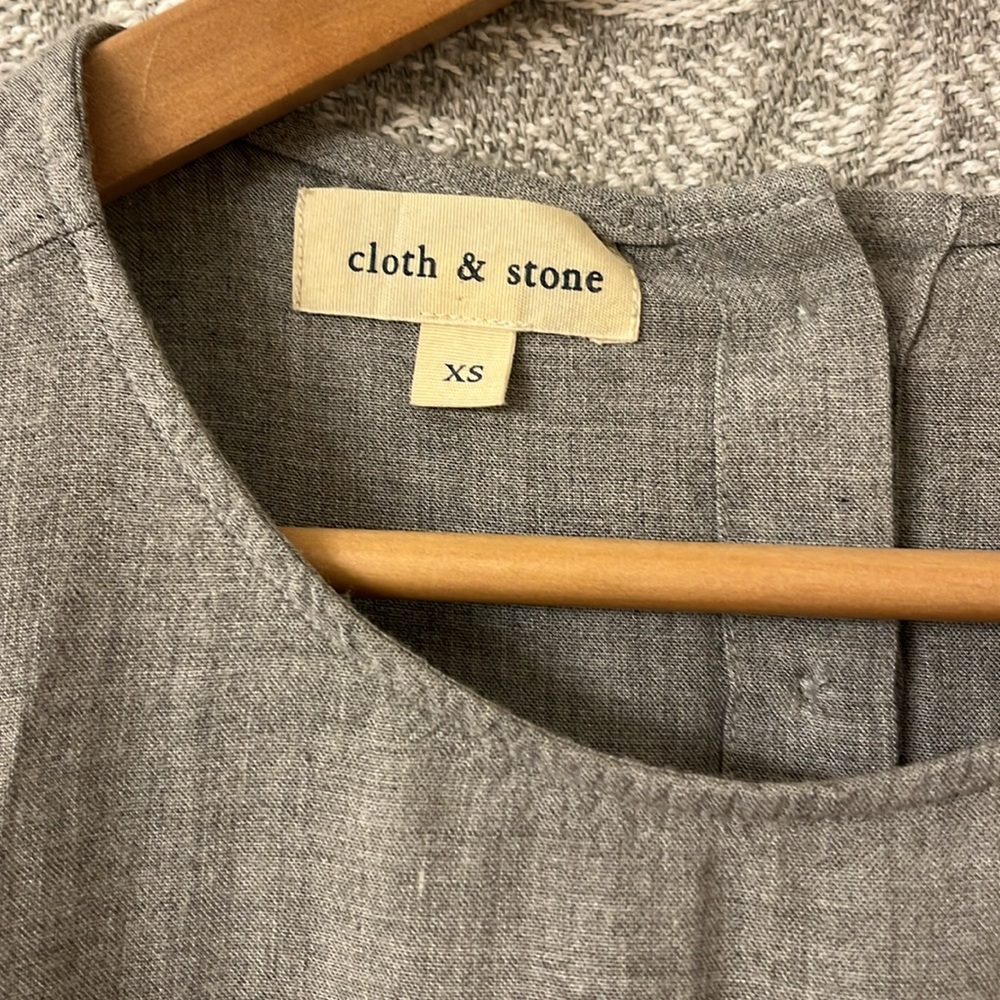 Cloth & Stone Babydoll Gray Top - Picture 2 of 8